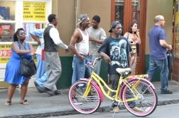 �H��̐l����