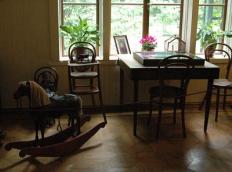 �g���X�g�C�̉Ƌ���