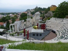 �~�`����