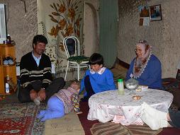 ���A�Z���ɏZ�މƑ�