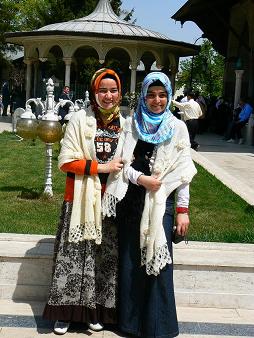 �Ⴂ�q�̃X�J�[�t�p