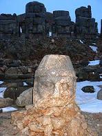 ���̃e���X�̐_��